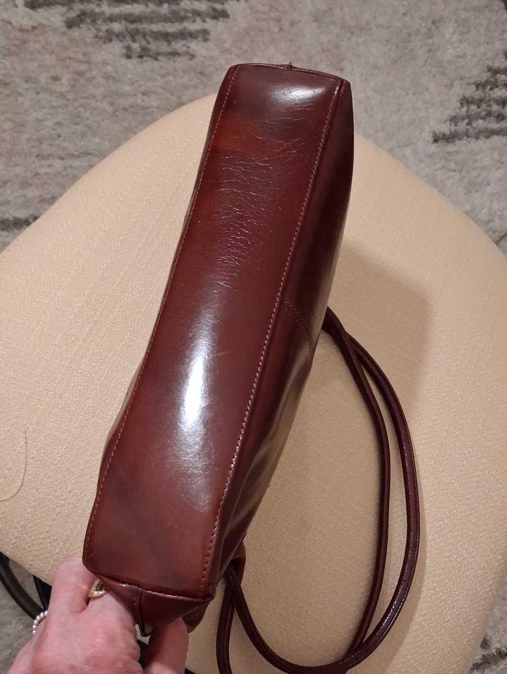 Hobo International NWOT Classic Brown Leather Shoulder Bag - Picture 9 of 16